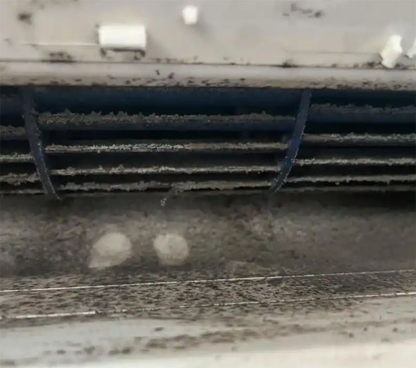 西藏空调吹的风有股烧焦味是怎么回事